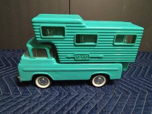 lot 40 image: Nylant Ford metal truck with plastic camper