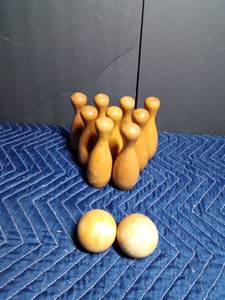 lot 63 image: Vintage childs wood bowling set with 2 balls