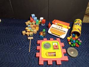lot 66 image: 1977 Childs typewriter, wooden blocks, Kiddle Cologne doll, Sifos wooden beads and more