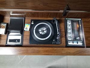 lot 69 image: Vintage Console sterioradio8 track player