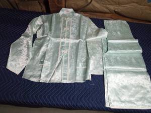 lot 85 image: New oriental shirt and pant set