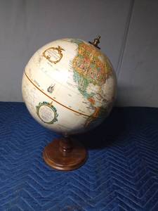 lot 99 image: World globe