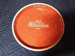 lot 103 image: Old Milwaukee serving tray