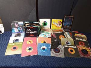 lot 269 image: Lot of 45 records
