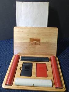lot 277 image: Marlboro poker chipcard set in wood box