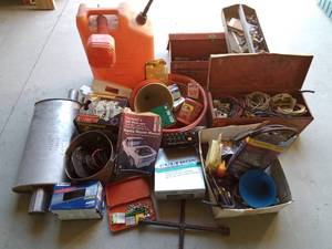 lot 291 image: Lot of automotive parts and tools