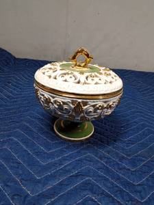 lot 305 image: White and green candy dish with gold trim