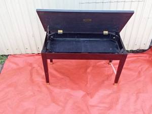 lot 13 image: Piano Bench