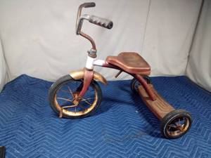 lot 45 image: Vintage childs tricycle