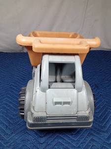 lot 46 image: Large childs dump truck