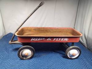 lot 47 image: Radio Flyer wagon