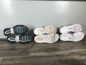 lot 380 image: 3 Pairs of Used Womens Shoes