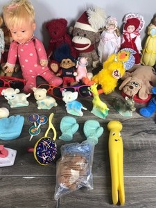 lot 388 image: Lot of Vintage Dolls, Toys and More
