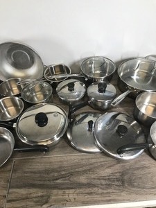 lot 418 image: Lot of Pots, Pans and Strainers