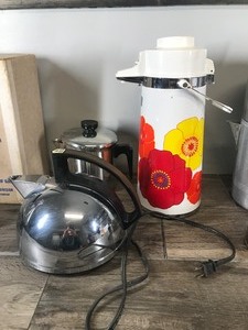 lot 421 image: Lot of Vintage Coffee  Tea Pots  Warmers