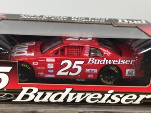 lot 423 image: 1999 Nascar Racing Champions Wally Dallenbach #25 Budweiser 124 Scale Die Cast Stock Car
