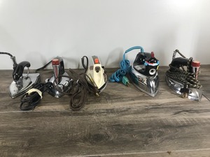 lot 438 image: Lot of 5 Vintage Irons