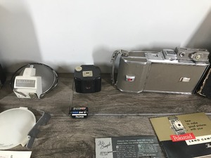 lot 446 image: Lot of Vintage Camera Equipment
