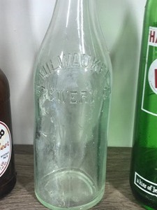lot 458 image: Lot of 5 Collectible Bottles