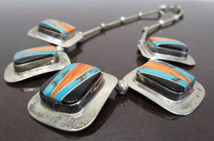 lot 38 image: Wonderful Vintage Southwestern Sterling Silver Necklace wInlaid Turquoise & Spiny Oyster