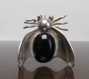lot 45 image: Larger Vintage Southwester Sterling Silver Insect Brooch wOnyx