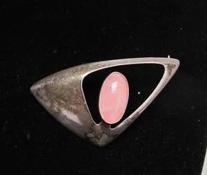 lot 52 image: Vintage Mid Century Danish Modernist Sterling Silver & Rose Quartz Brooch by N.E. From