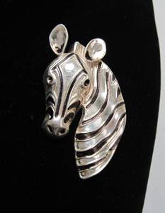 lot 3 image: Large Sterling Silver Zebra Brooch 