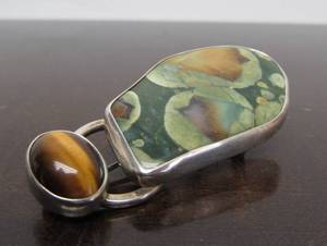 lot 5 image: Beautiful Sterling Silver Brooch wMorrisonite Jasper & Tiger Eye