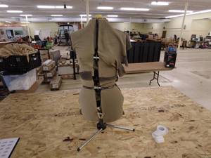 lot 25 image: Adjustable Dress Form Mannequin