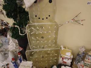 lot 117 image: Christmas Decorations