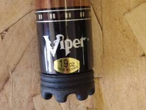 lot 144 image: Viper Desperado 19 oz Pool Cue with Case