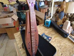 lot 146 image: Wooden Mountain Dulcimer with Black Hard Case