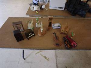 lot 88 image: Variety of knickKnacks & Music Boxes