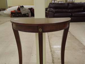 lot 206 image: Vintage Semi-Circular Wooden Entry Table