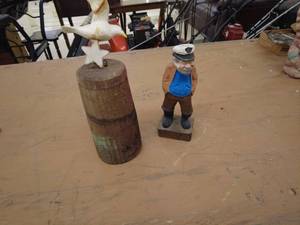 lot 219 image: Vintage Wooden Nautical Figurines Lot