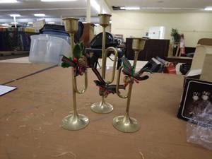 lot 226 image: Set of 3 Solid Brass Bugle Candleholders