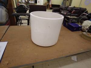 lot 228 image: Large White Ceramic Planter Pot