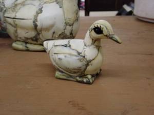 lot 233 image: Vintage Bird Figurines and Decorative Wire Basket Lot