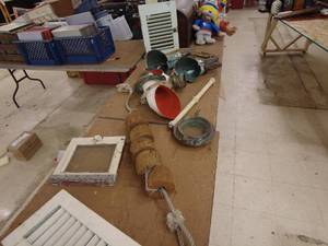 lot 249 image: Assorted Nautical and Vintage Decor Lot