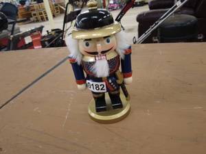 lot 182 image: Vintage Wooden Nutcracker Soldier Figurine