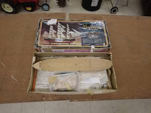 lot 183 image: Vintage Model Ship