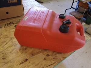 lot 289 image: Portable Red Marine Fuel Tank