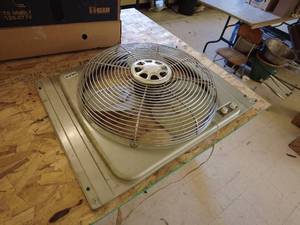 lot 290 image: Thermostat-Controlled Exhaust Fan with Variable Speed Settings