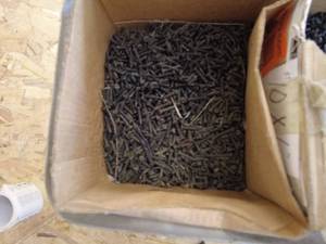 lot 299 image: Lot of 1-inch Black Screws