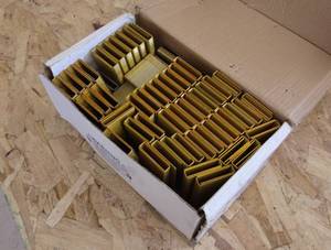 lot 306 image: Lot of Medium Crown Staples