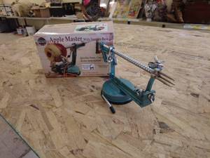 lot 311 image: Norpro Apple Master with Vacuum Base
