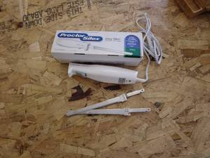 lot 313 image: Proctor Silex Easy Slice Electric Knife