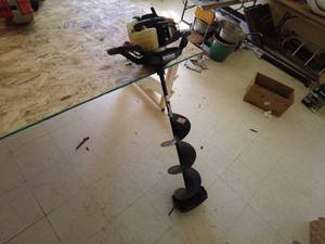 lot 318 image: Strike Master Ice Auger