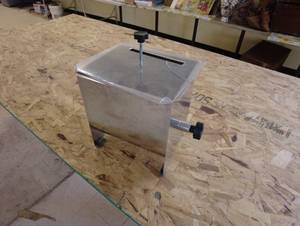 lot 325 image: Food Mixer