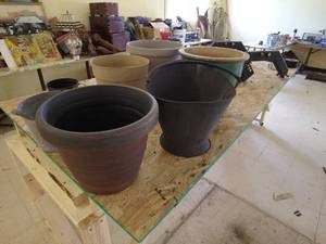 lot 335 image: Variety of Ceramic, Plastic & Metal Planters